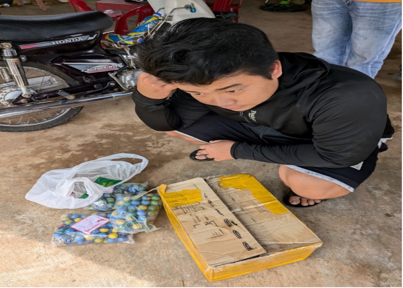 Công an huyện Ea Súp bắt giữ đối tượng chế tạo và bán pháo nổ